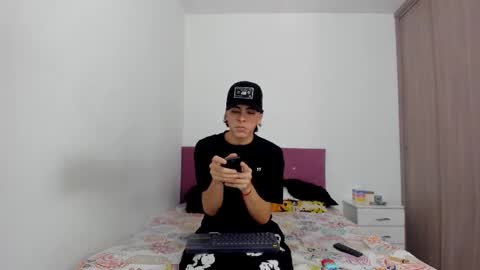 heellboy_ online show from February 25, 6:33 pm