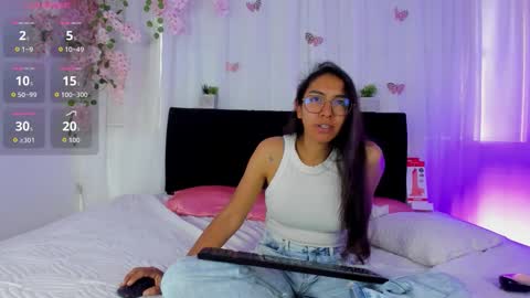 Snapshot of heidi_feuer chatting on September 26, 1:41 pm heidi_feuer online show from September 26, 1:41 pm