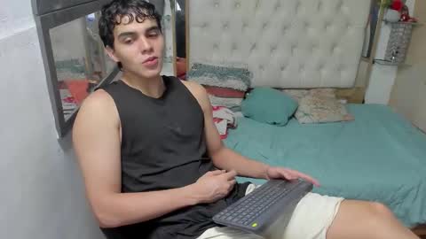 heiker_ online show from October 14, 4:15 am