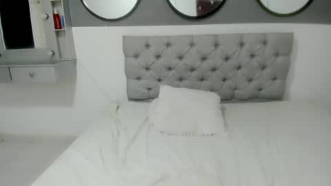 Snapshot of helen_curly chatting on January 24, 2:30 pm helen_curly online show from January 24, 2:30 pm