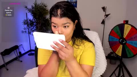 helen_miller online show from October 28, 10:00 pm