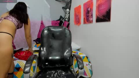 Helen online show from October 30, 7:25 pm