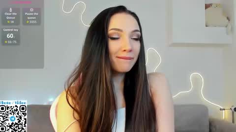 Snapshot of helen_spark chatting on September 24, 1:56 am helen_spark online show from September 24, 1:56 am