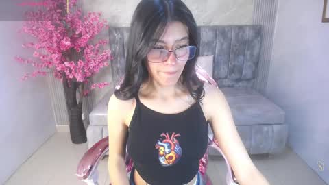 Snapshot of helena1_s chatting on September 22, 8:13 pm helena1_s online show from September 22, 8:13 pm