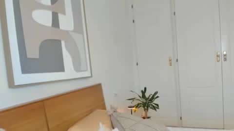 helena_hills online show from January 18, 6:17 pm