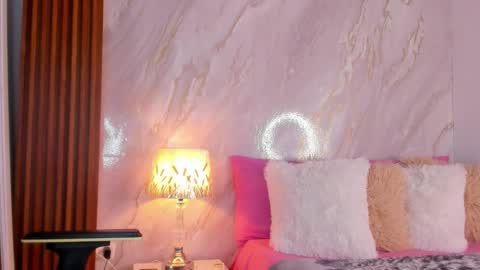 Helena Santos  online show from February 2, 11:06 am