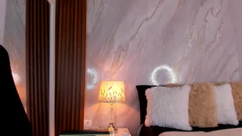 Helena Santos  online show from January 15, 11:08 am