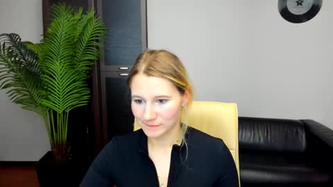 helenastevenson online show from March 12, 8:09 pm