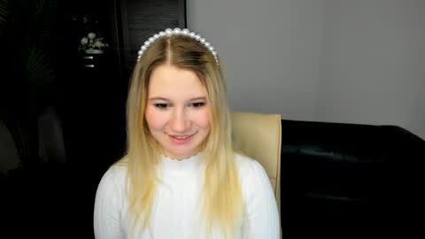 helenastevenson online show from March 4, 10:49 pm