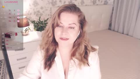 Snapshot of helenbonham chatting on September 21, 6:17 am Helena Bonham online show from September 21, 6:17 am