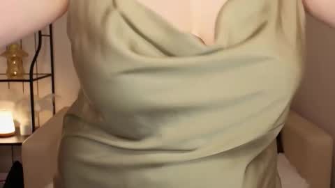 Snapshot of helens_lov chatting on October 2, 1:48 am Helen online show from October 2, 1:48 am