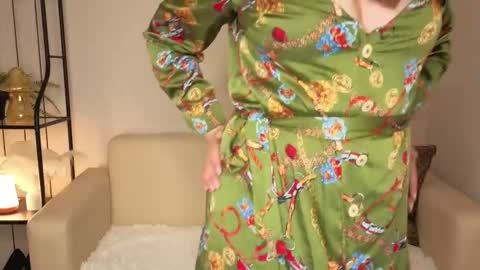 Helen online show from November 14, 5:53 am