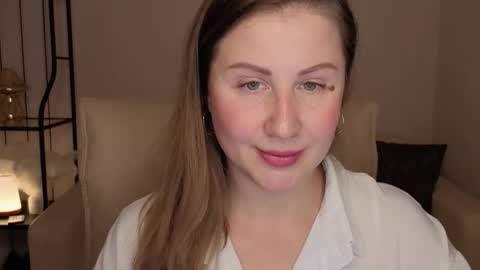 Snapshot of helens_lov chatting on October 9, 2:28 am Helen online show from October 9, 2:28 am