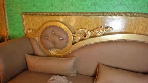 Helen or Hells online show from March 28, 5:25 pm