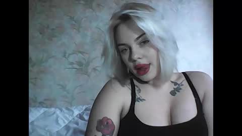 Snapshot of helga_now chatting on February 6, 9:00 am helga_now online show from February 6, 9:00 am