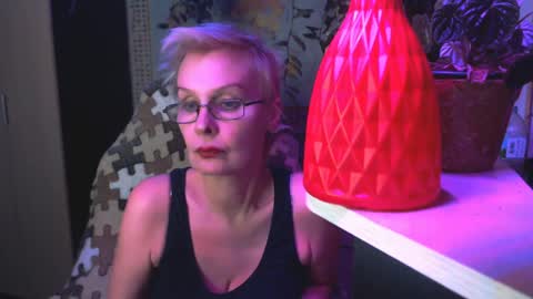 Helga online show from April 2, 9:00 pm