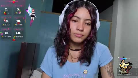 Snapshot of helia_n_amy chatting on October 4, 4:32 am Helia Transfem and Amy online show from October 4, 4:32 am