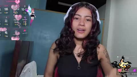 Snapshot of helia_n_amy chatting on October 15, 5:58 pm Helia Transfem and Amy online show from October 15, 5:58 pm
