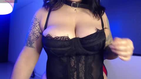 Snapshot of hell_girll_ chatting on September 9, 3:39 am Hell Girl online show from September 9, 3:39 am