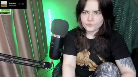 Red online show from March 17, 8:36 pm