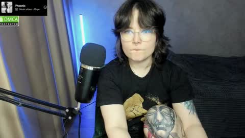 Red online show from November 18, 6:33 pm