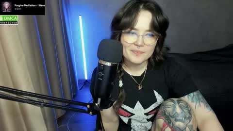 Red online show from November 30, 7:54 pm