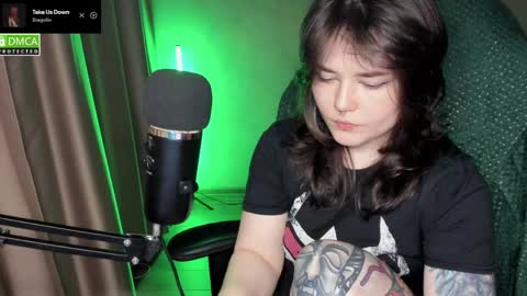 Red online show from April 30, 6:24 pm