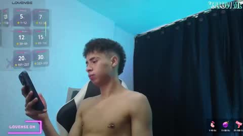 Snapshot of hellcat_xx chatting on October 6, 9:10 pm   CROW  online show from October 6, 9:10 pm