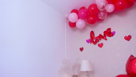 Snapshot of hellen_coy chatting on February 14, 6:51 pm Julieta online show from February 14, 6:51 pm