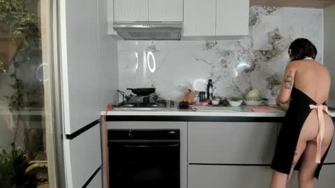 Snapshot of hellen_coy chatting on February 9, 12:41 pm Julieta online show from February 9, 12:41 pm