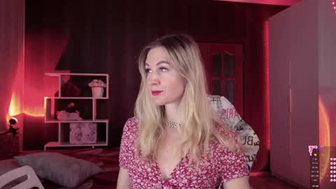 Snapshot of hello_lisha chatting on September 26, 8:22 am Alisia Monday to Friday from 10 am to 4 pm GMT 2 online show from September 26, 8:22 am