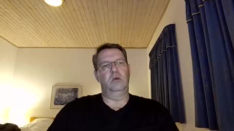 henrikrp1971 online show from December 9, 11:03 pm