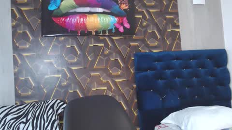 Snapshot of hera_divine chatting on October 1, 12:10 am HERA online show from October 1, 12:10 am