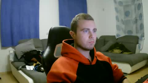 Snapshot of herbstenden chatting on December 14, 4:08 pm John Pearl online show from December 14, 4:08 pm