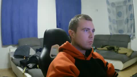 Snapshot of herbstenden chatting on December 7, 5:26 pm John Pearl online show from December 7, 5:26 pm