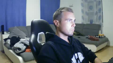 Snapshot of herbstenden chatting on September 30, 7:46 pm John Pearl online show from September 30, 7:46 pm