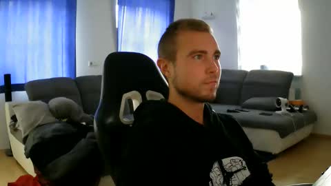 Snapshot of herbstenden chatting on October 10, 9:48 am John Pearl online show from October 10, 9:48 am