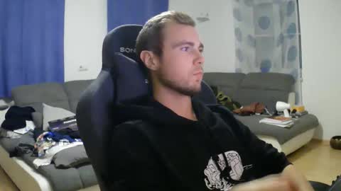 John Pearl online show from November 11, 7:27 pm