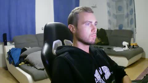 Snapshot of herbstenden chatting on October 19, 5:28 pm John Pearl online show from October 19, 5:28 pm