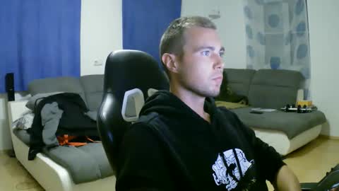 Snapshot of herbstenden chatting on September 28, 5:44 pm John Pearl online show from September 28, 5:44 pm