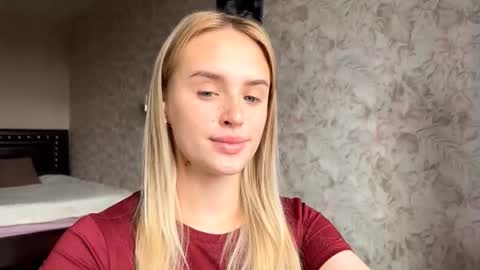 Snapshot of hermiladziekan chatting on September 26, 8:22 am Sylvia online show from September 26, 8:22 am