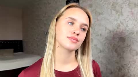 Snapshot of hermiladziekan chatting on September 24, 8:10 am Sylvia online show from September 24, 8:10 am