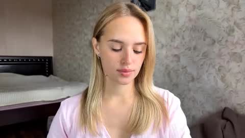 Snapshot of hermiladziekan chatting on September 12, 8:16 am Sylvia online show from September 12, 8:16 am