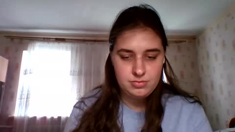 Snapshot of hess_luna_ chatting on September 13, 9:45 am hess_luna_ online show from September 13, 9:45 am