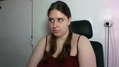 Snapshot of hess_luna_ chatting on October 17, 9:35 am hess_luna_ online show from October 17, 9:35 am