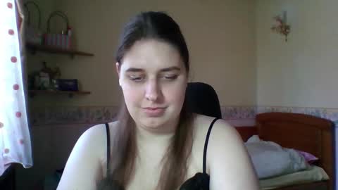 hess_luna_ online show from March 12, 10:52 am