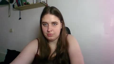 hess_luna_ online show from October 23, 9:44 am