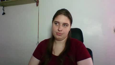 Snapshot of hess_luna_ chatting on October 15, 9:21 am hess_luna_ online show from October 15, 9:21 am