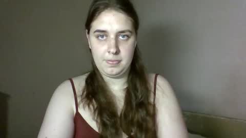 Snapshot of hess_luna_ chatting on September 19, 9:35 am hess_luna_ online show from September 19, 9:35 am