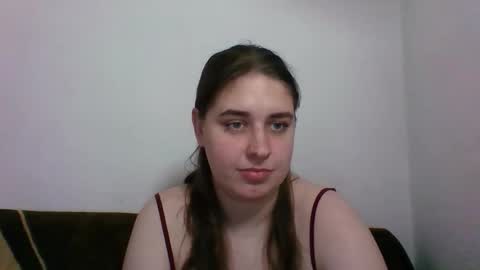 Snapshot of hess_luna_ chatting on October 6, 9:05 am hess_luna_ online show from October 6, 9:05 am